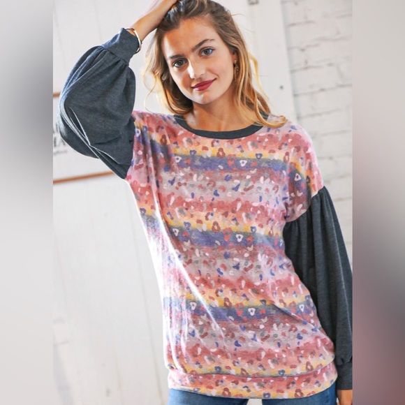 Charcoal Multi Color Animal Print Bubble Sleeve Top - Picture 2 of 6